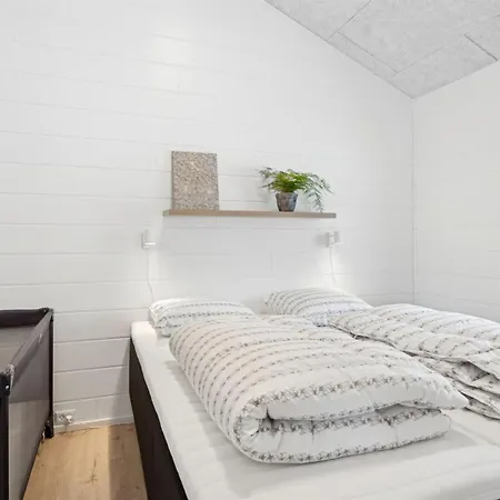 Vakantiehuis Marinus - 800m From The Sea By Interhome Glesborg